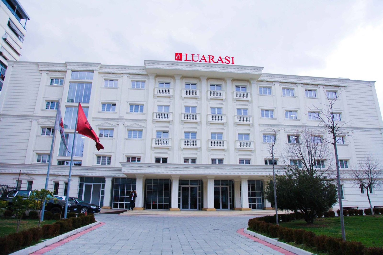 Luarasi Hotel